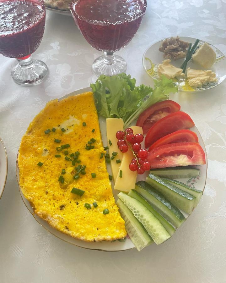 Gulnara Guest House Balykchy Экстерьер фото