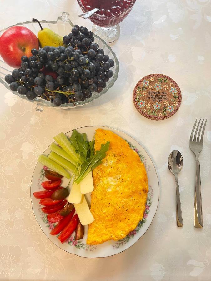 Gulnara Guest House Balykchy Экстерьер фото